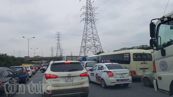 Giáp Tết, bệnh ùn tắc giao thông càng khó chữa ảnh 1